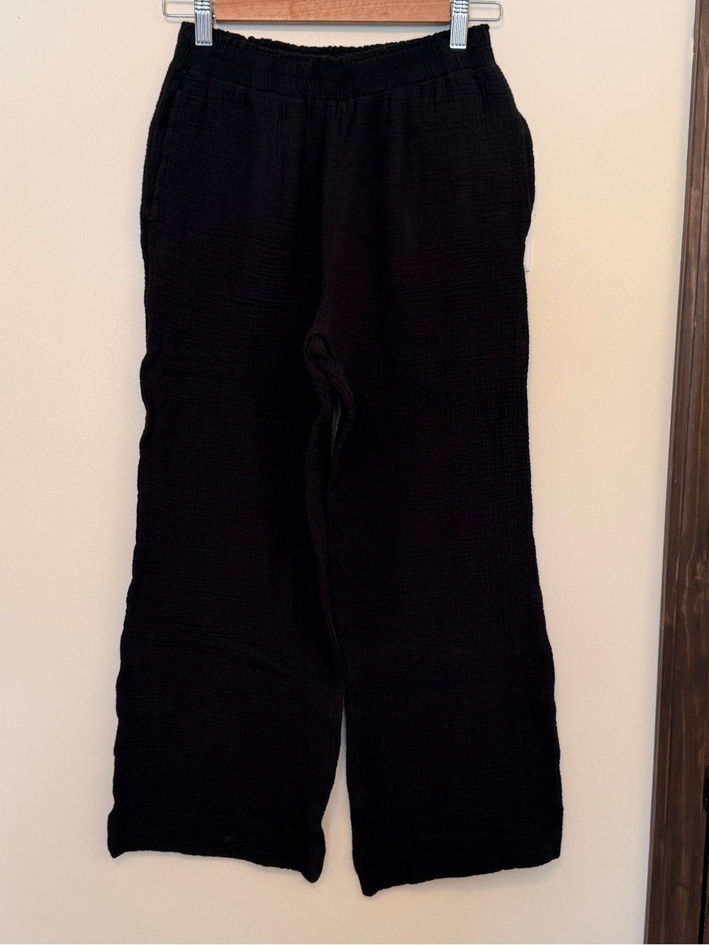 Shade & Shore Black Textured Wide-Leg Pants